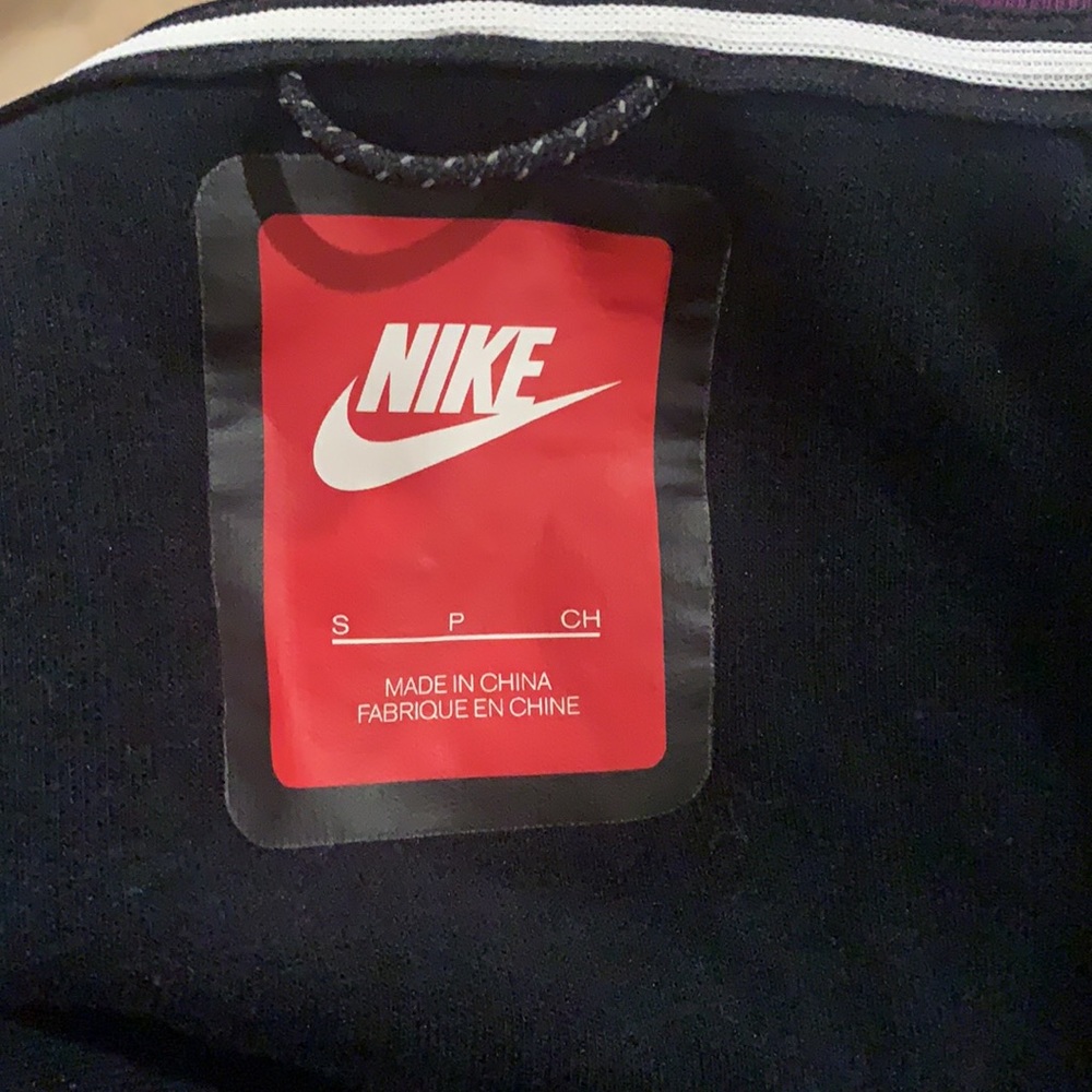 Purple Nike jacket - Picture 6 of 7